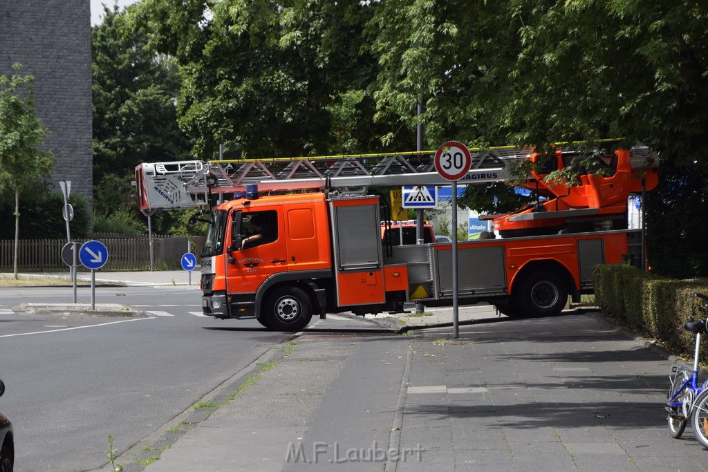 Feuer 2 Y Koeln Bilderstoeckchen Schiefersburger Weg P17.JPG - Miklos Laubert